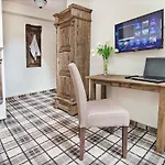 Five Stars Apartahotel Breslavia