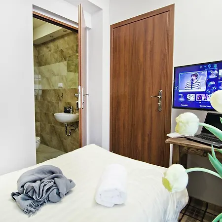 Five Stars Hotel apartamentowy 3*